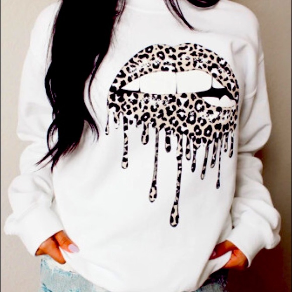 WHITE AND BLACK DRIP